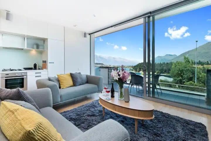 Luxury Lakeview 2 Bedroom Apartment Квінстаун Екстер'єр фото